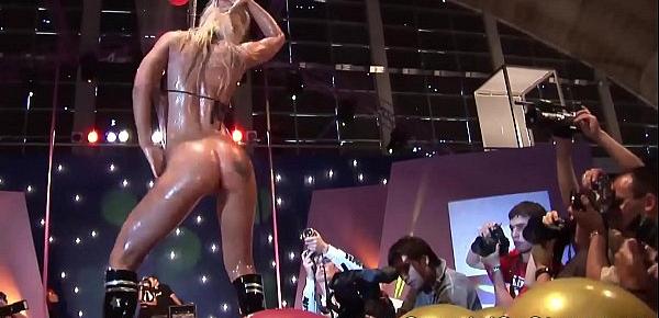  crazy mistress scandal show on public stage